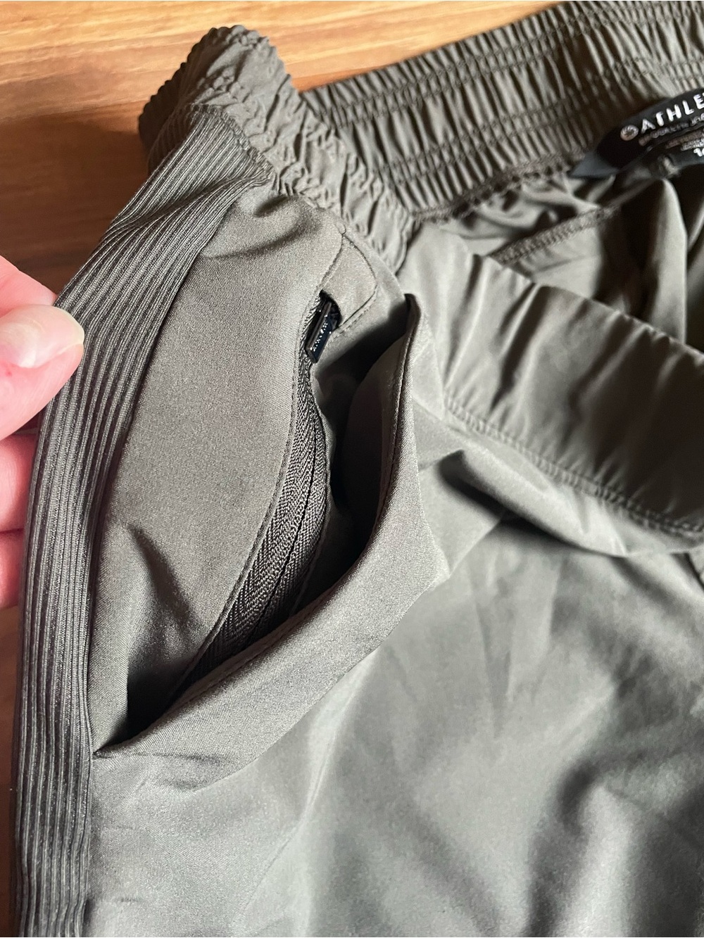 Athleta Textured Brooklyn Jogger Pants in Olive Green Women's 14 - Picture 3 of 5